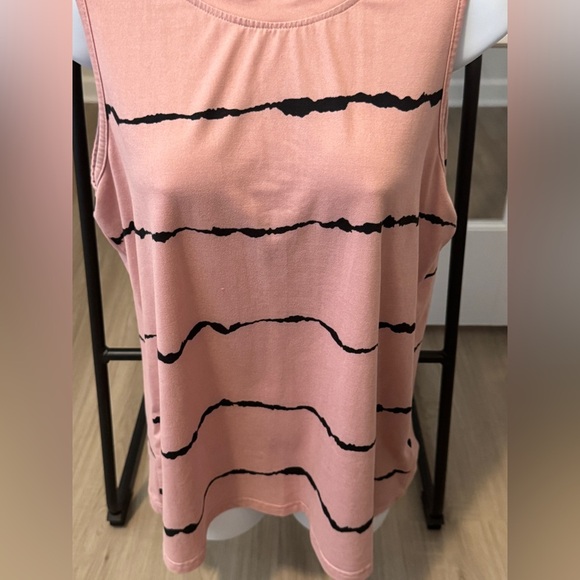 Women’s size large pink with black strip tank top - Picture 2 of 4